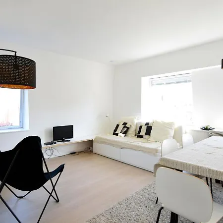 Seaside Comfort In Lejlighed De Haan